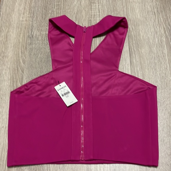 Express crop top - Picture 2 of 3